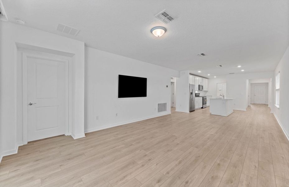 Spacious, unfurnished interior of a new home in Caldera, Spring Hill (Image 13).