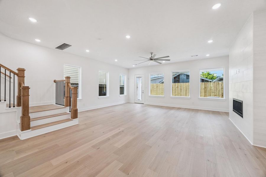 Spacious, unfurnished interior of a new home in , Houston (Image 16).