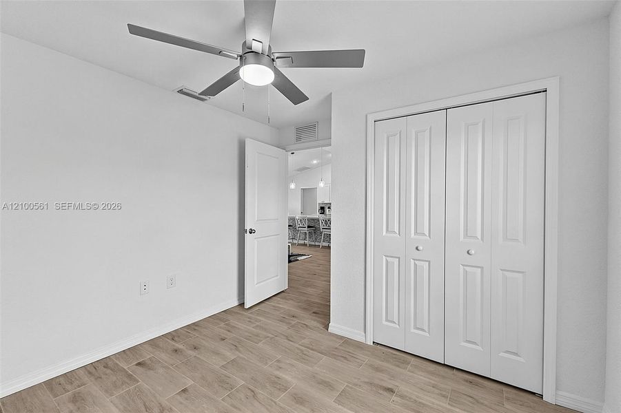 Spacious, unfurnished interior of a new home in , Cape Coral (Image 22).