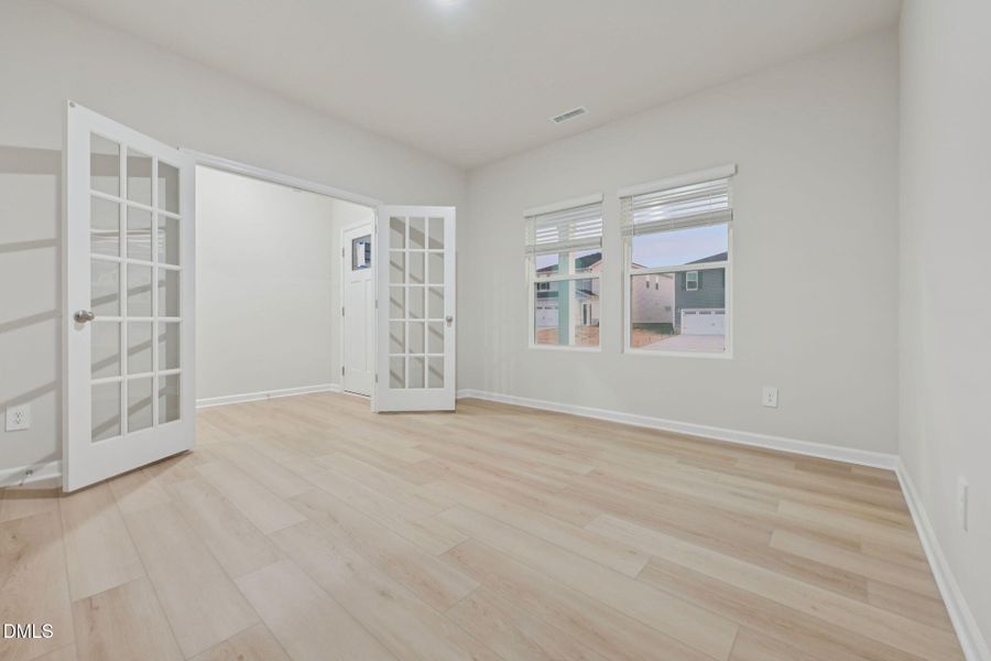 12-web-or-mls-Raleigh - Oak Manor - 540 12-web-or-mls-Raleigh - Oak Manor - 540