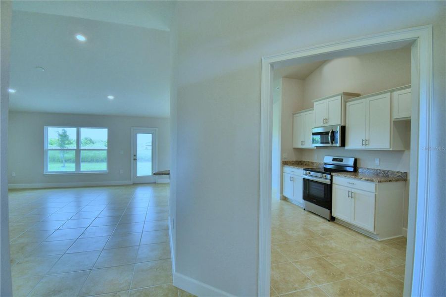 Spacious, unfurnished interior of a new home in Cadence Crossing, Auburndale (Image 12).