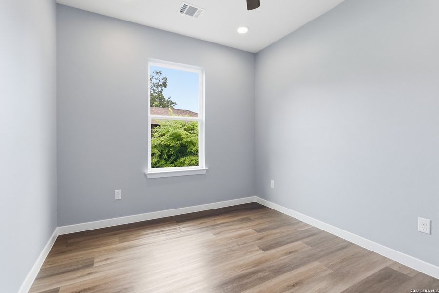 Spacious, unfurnished interior of a new home in , San Antonio (Image 20).