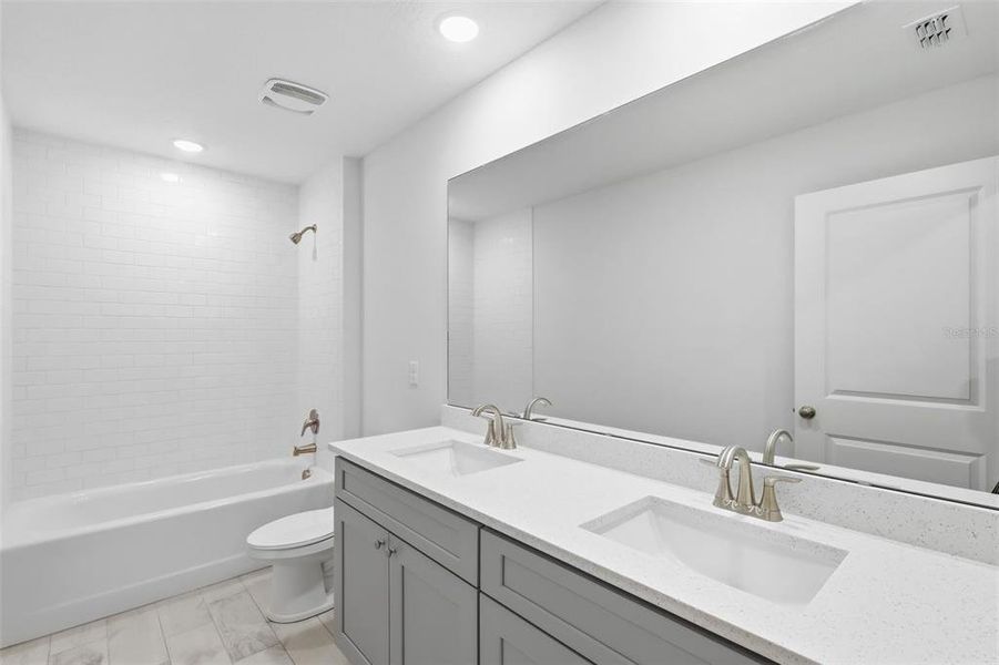 Furnished interior view inside a new home in , Altamonte Springs (Image 9).