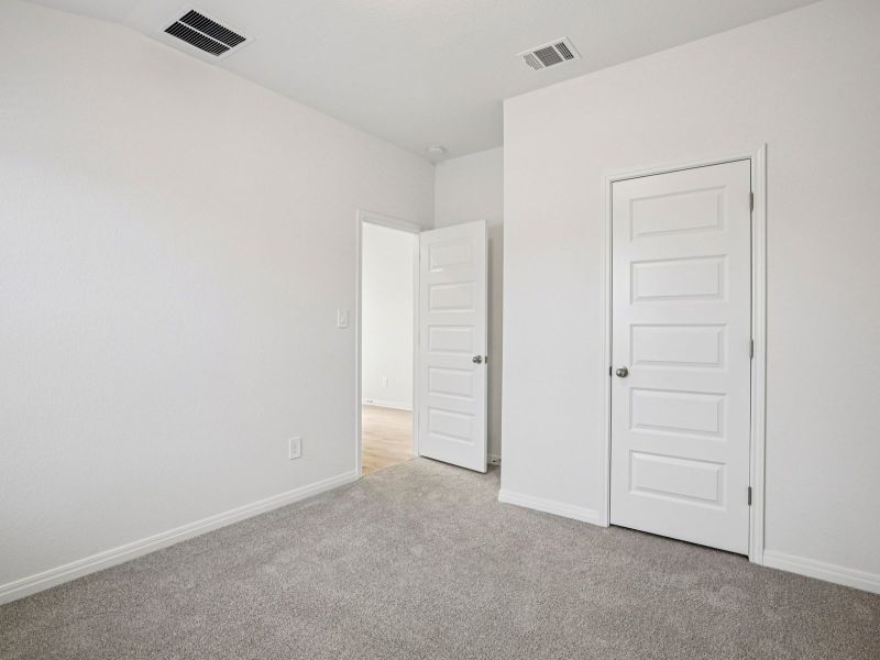 Spacious, unfurnished interior of a new home in Lakeside Meadows, Pflugerville (Image 11).
