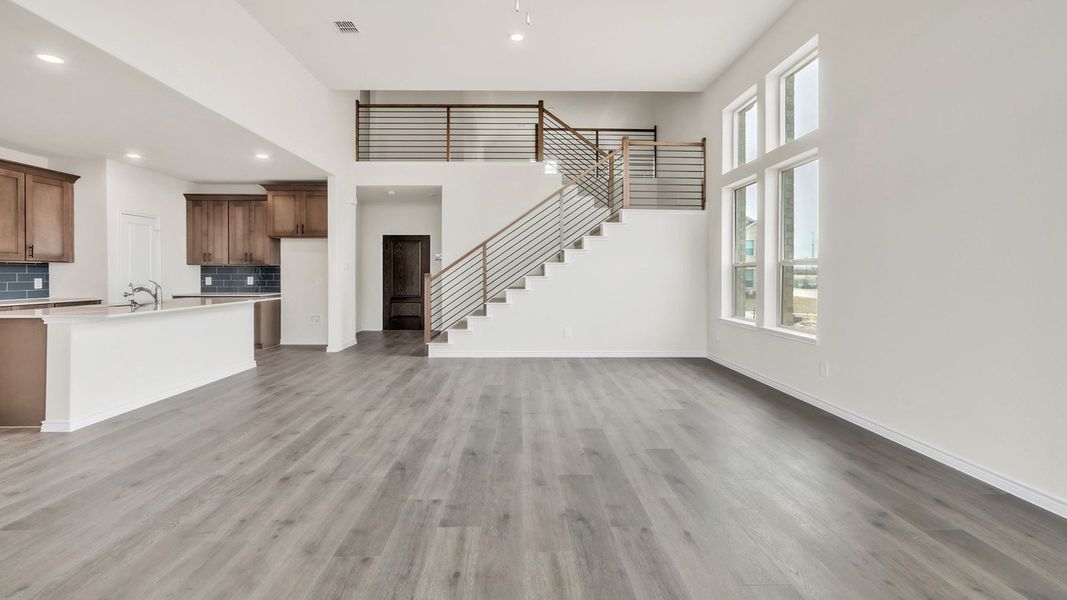 Spacious, unfurnished interior of a new home in The Landing at Hidden Lakes, McKinney (Image 22).