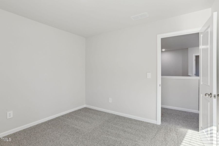 23-web-or-mls-Raleigh -River Glen-199 Wh