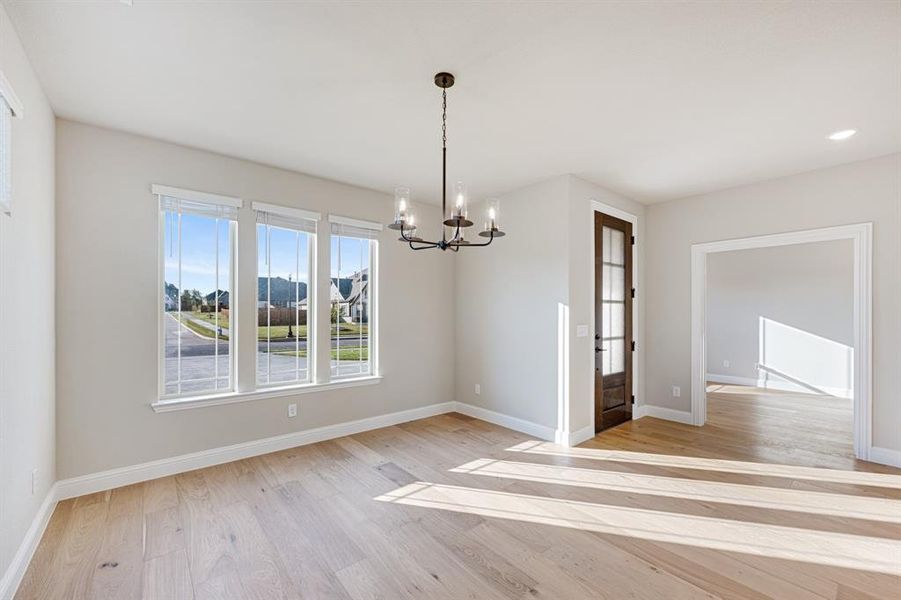 Spacious, unfurnished interior of a new home in Triple Diamond Ranch, Mansfield (Image 27).