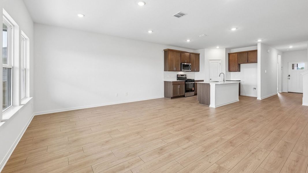 Spacious, unfurnished interior of a new home in Briarwood, Elgin (Image 17).