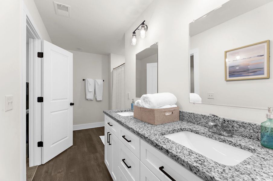 Furnished interior view inside a new home in , Hanahan (Image 16).