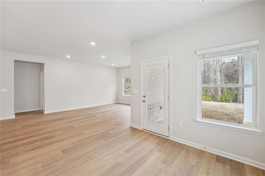 Spacious, unfurnished interior of a new home in Westmont Preserve, Powder Springs (Image 52).
