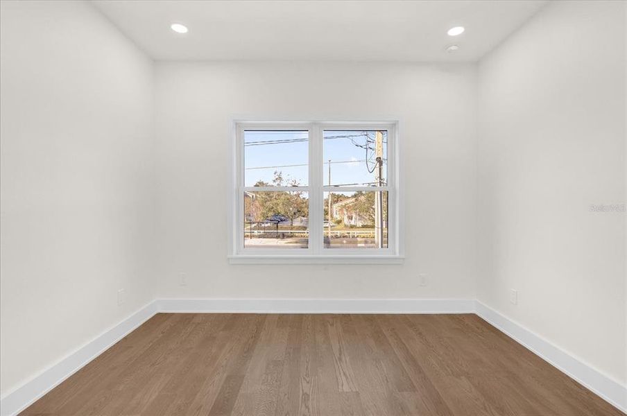 Spacious, unfurnished interior of a new home in , Orlando (Image 66).