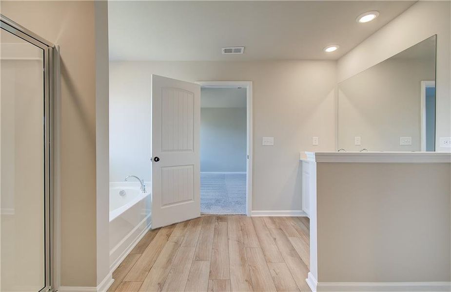 Spacious, unfurnished interior of a new home in Towne Center, Hampton (Image 23). Spacious, unfurnished interior of a new home in Towne Center, Hampton (Image 23).