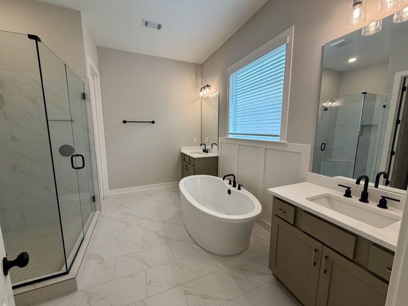 Furnished interior view inside a new home in Lockwood, Collierville (Image 10).