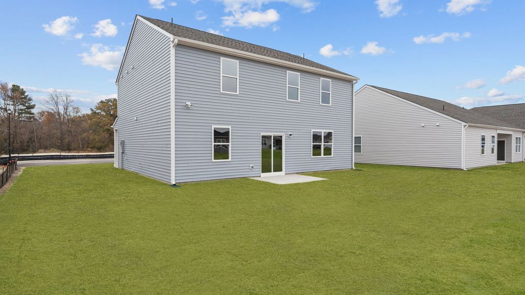 Exterior details and patio area of a home in Villa Grande, Winterville (Image 19).
