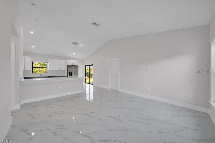 Spacious, unfurnished interior of a new home in , Lehigh Acres (Image 24).