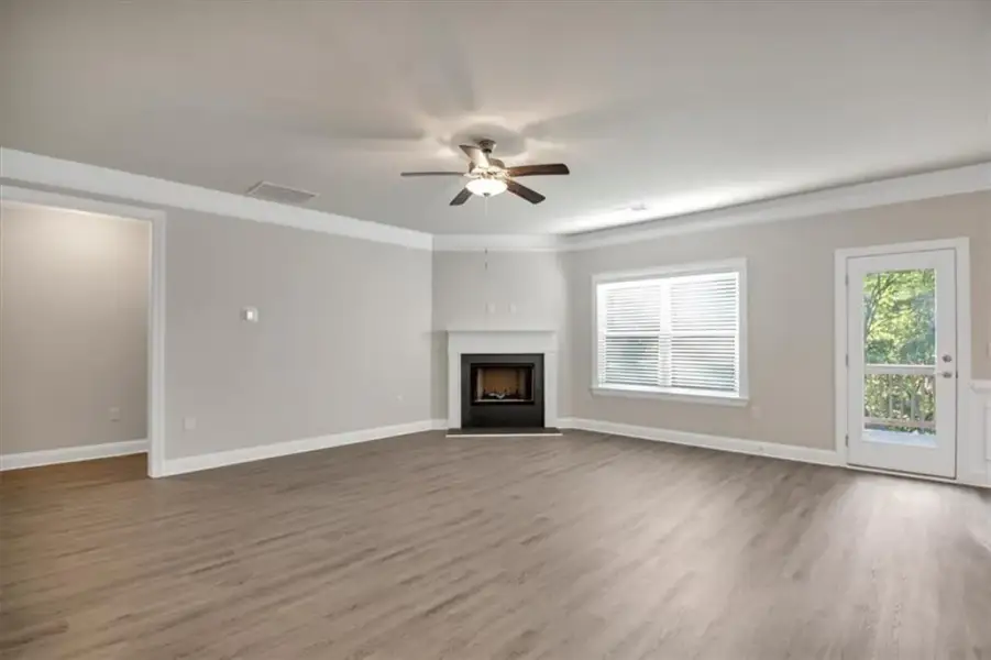 Spacious, unfurnished interior of a new home in Tuscany Hills, Douglasville (Image 33).