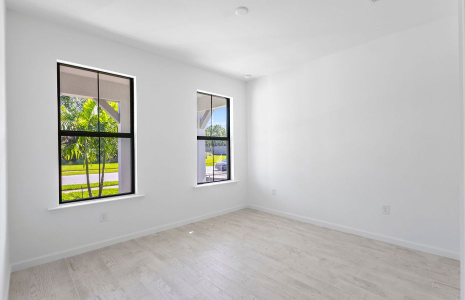 Spacious, unfurnished interior of a new home in Terreno, Naples (Image 11). Spacious, unfurnished interior of a new home in Terreno, Naples (Image 11).