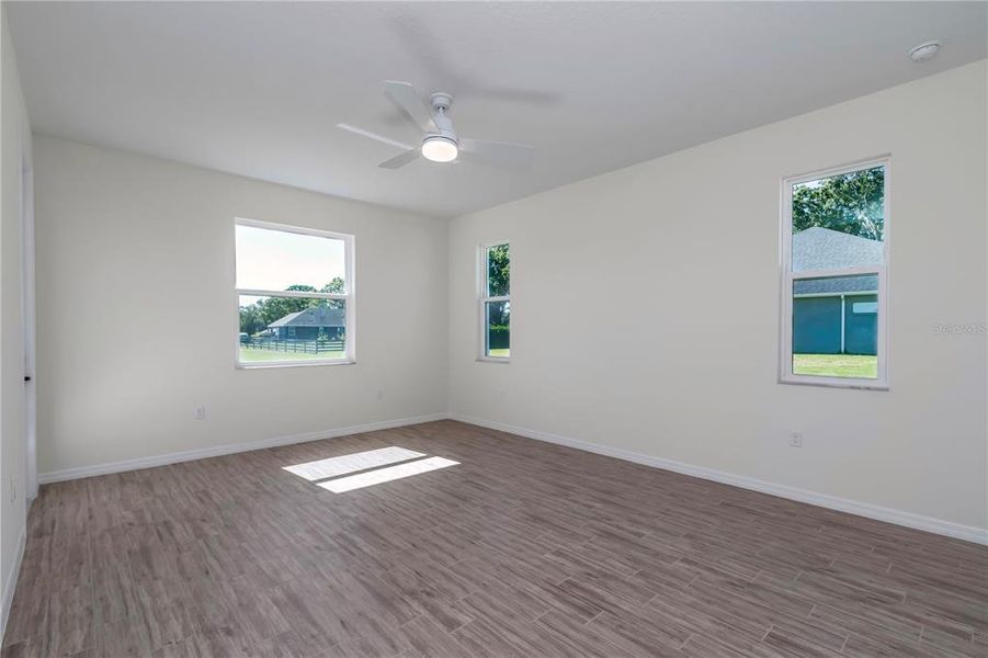 Spacious, unfurnished interior of a new home in , Ocala (Image 19).