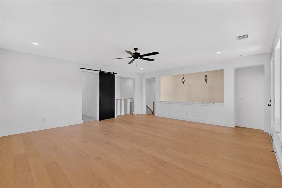 Spacious, unfurnished interior of a new home in , Arlington (Image 30).