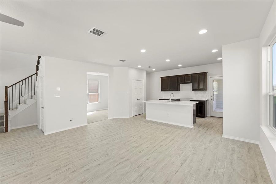 07. 3709 Jade - Dining