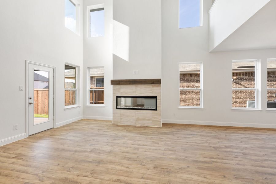 Spacious, unfurnished interior of a new home in Walden Pond, Forney (Image 20).