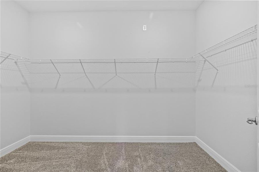 Spacious, unfurnished interior of a new home in , Hernando (Image 27).