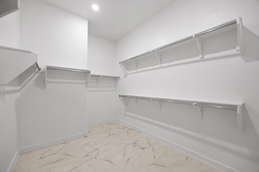 Spacious, unfurnished interior of a new home in Santa Rita Ranch, Liberty Hill (Image 20).
