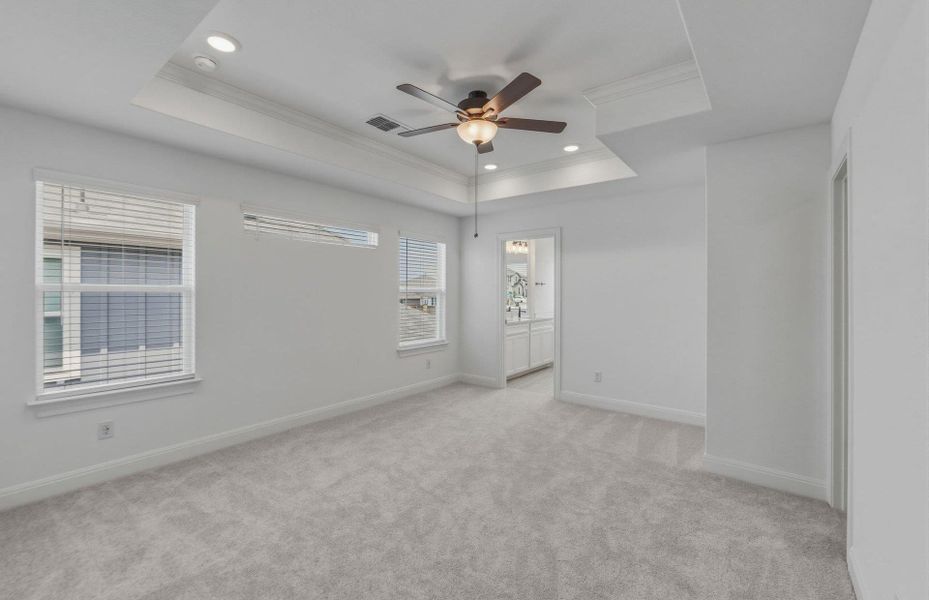 Spacious, unfurnished interior of a new home in Horizon Lake, Leander (Image 16).