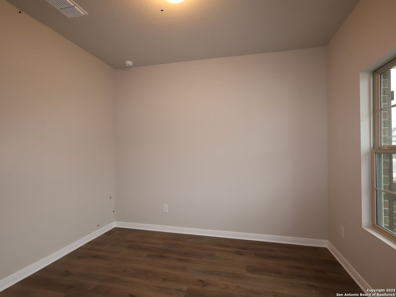 Spacious, unfurnished interior of a new home in Paloma Park, Converse (Image 33).