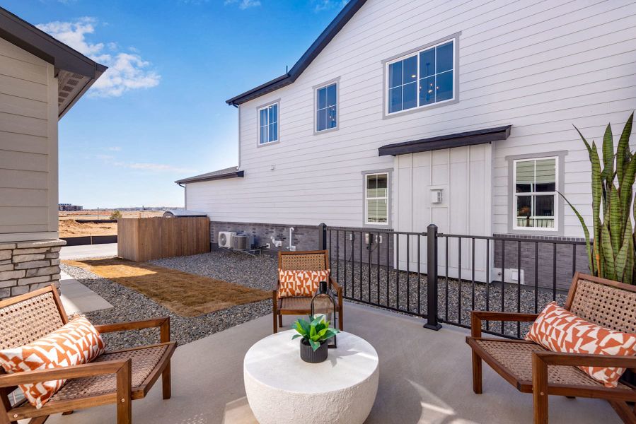 Representative exterior details of a home built from the 2803 by Tri Pointe Homes in Painted Prairie, Aurora (Image 24).