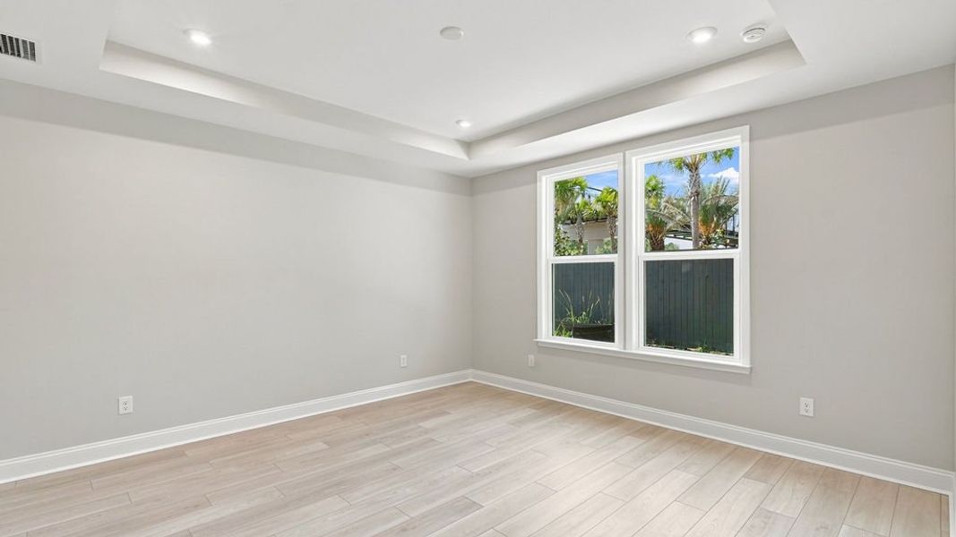 Spacious, unfurnished interior of a new home in Sun City Hilton Head, Bluffton (Image 17).
