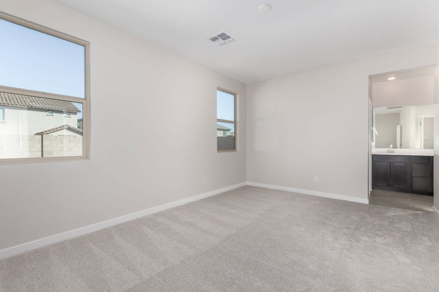 Spacious, unfurnished interior of a new home in Sunrise, Surprise (Image 15).