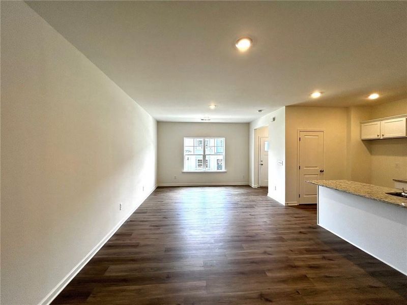 Spacious, unfurnished interior of a new home in Shoals Crossing, Conyers (Image 32). Spacious, unfurnished interior of a new home in Shoals Crossing, Conyers (Image 32).