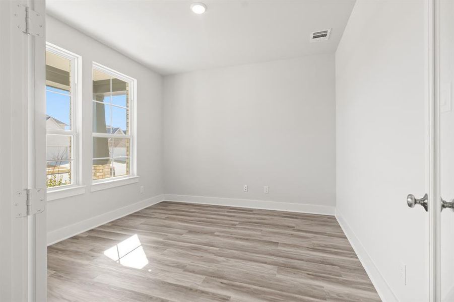 Spacious, unfurnished interior of a new home in , Garland (Image 13).