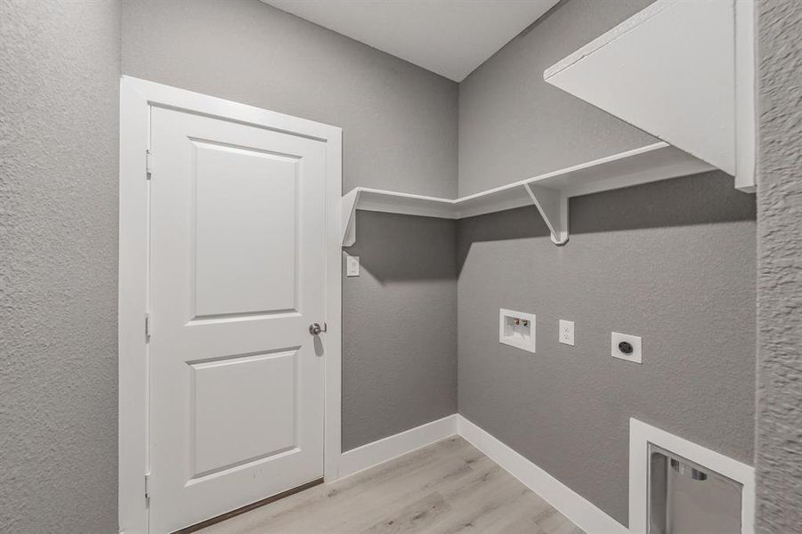 Spacious, unfurnished interior of a new home in , Hillsboro (Image 33).