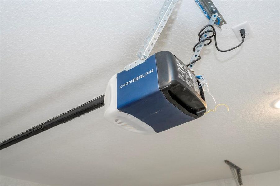 Close-up of interior finishes inside a home in , Dunnellon (Image 38).