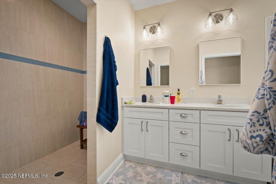 Furnished interior view inside a new home in , Callahan (Image 10).