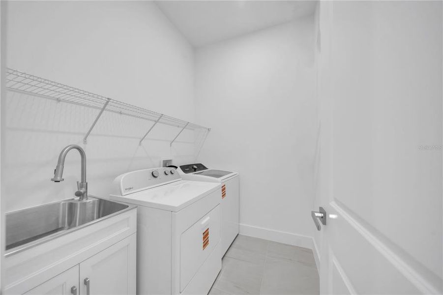 Close-up of interior finishes inside a home in , Lehigh Acres (Image 13). Close-up of interior finishes inside a home in , Lehigh Acres (Image 13).