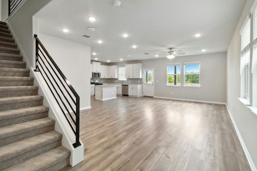 Spacious, unfurnished interior of a new home in , Buda (Image 12).