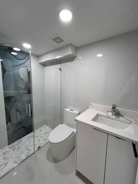 Furnished interior view inside a new home in , Cape Coral (Image 12).