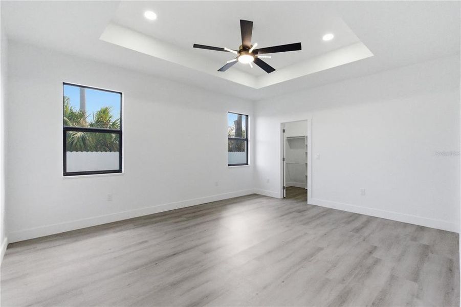 Spacious, unfurnished interior of a new home in , Pinellas Park (Image 21).