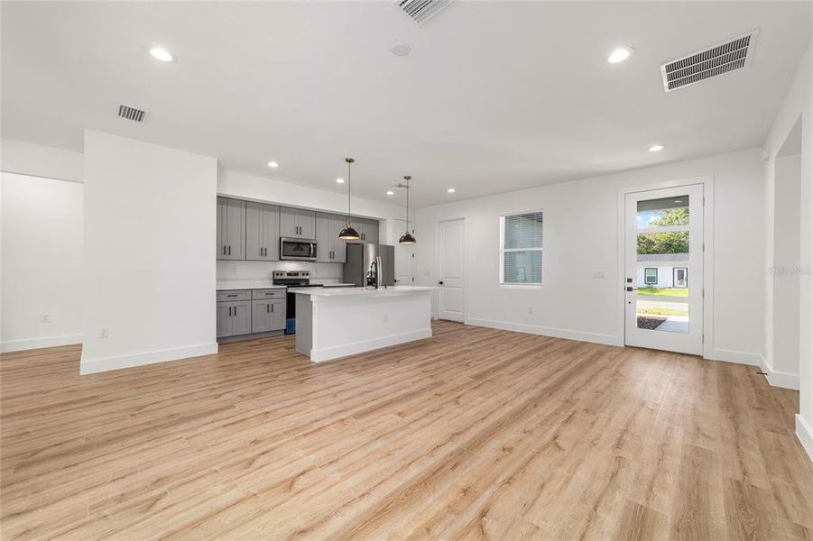 Spacious, unfurnished interior of a new home in , Ocala (Image 38).