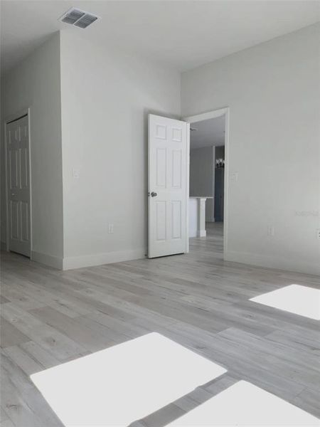 Spacious, unfurnished interior of a new home in , Ocala (Image 13).