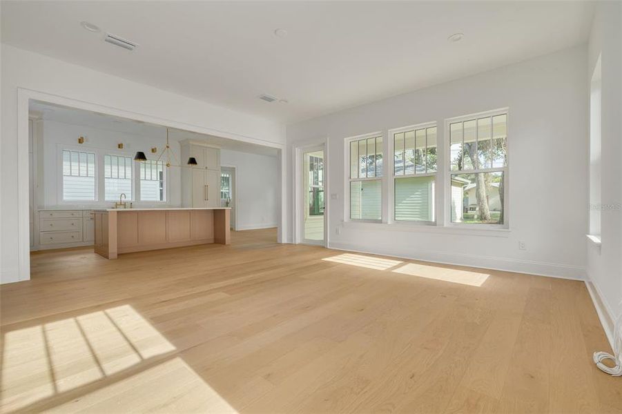 Spacious, unfurnished interior of a new home in , St. Petersburg (Image 35). Spacious, unfurnished interior of a new home in , St. Petersburg (Image 35).