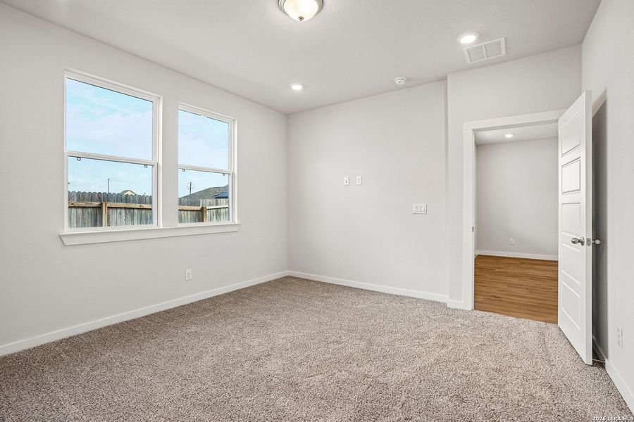 Spacious, unfurnished interior of a new home in Highland Ridge, San Antonio (Image 34). Spacious, unfurnished interior of a new home in Highland Ridge, San Antonio (Image 34).