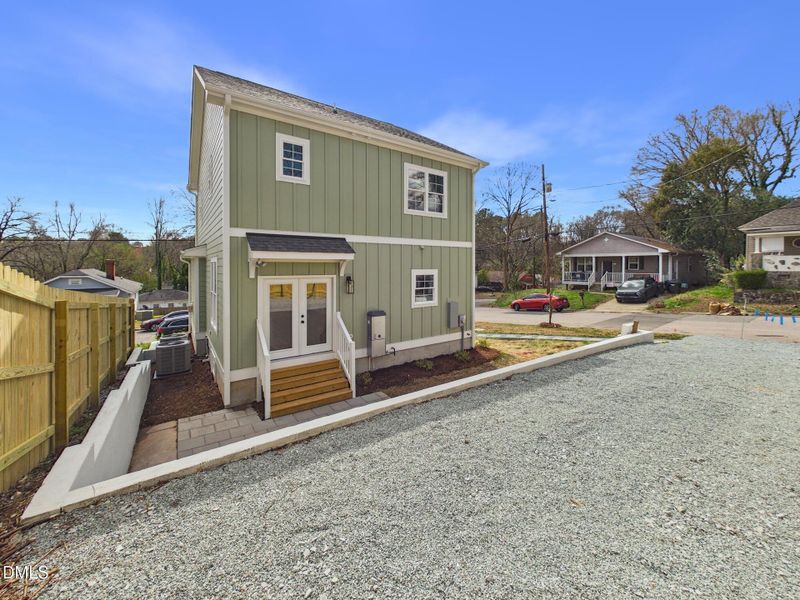 CAM01608G0-PR0128-STILL008