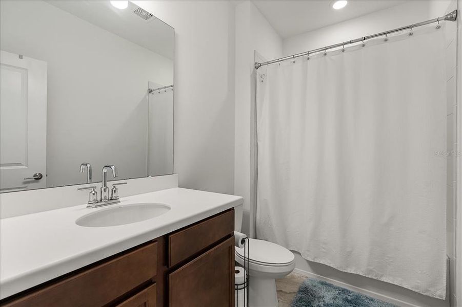 Furnished interior view inside a new home in , Winter Garden (Image 19).