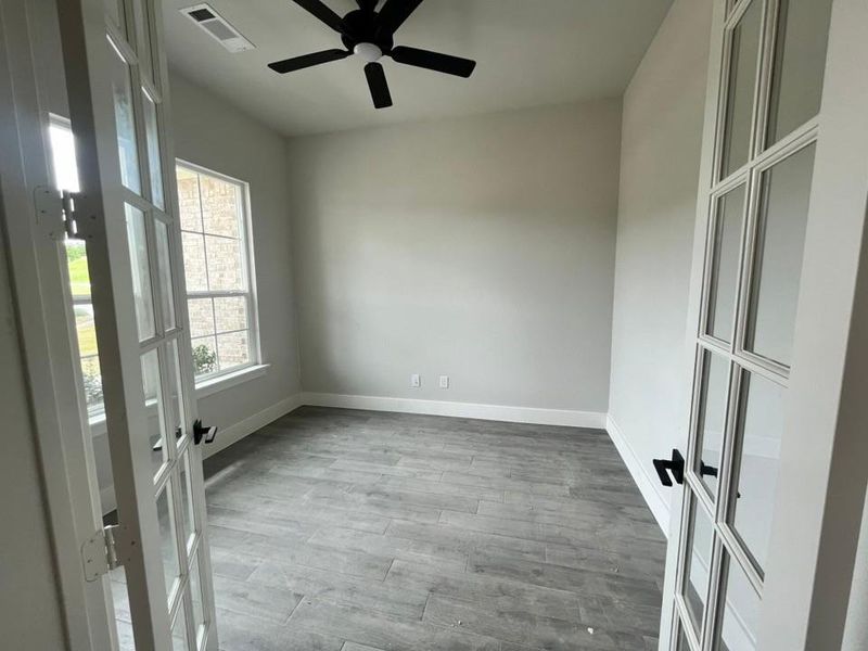 Spacious, unfurnished interior of a new home in Eagle Ridge Estates, Weatherford (Image 7).