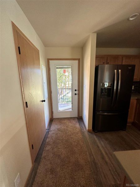 Spacious, unfurnished interior of a new home in , Granby (Image 9).