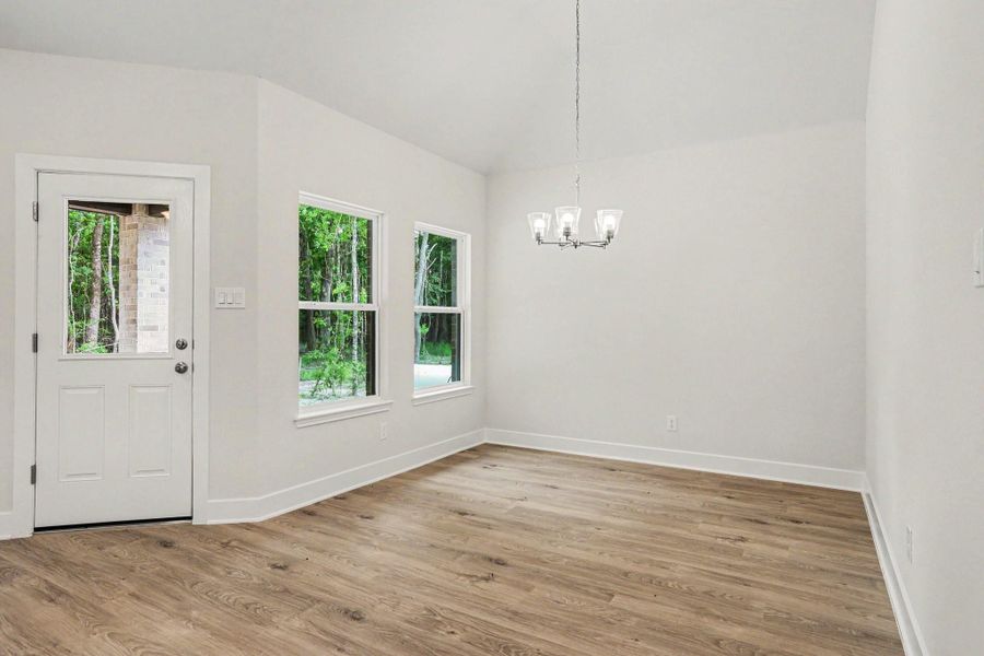 Spacious, unfurnished interior of a new home in Encino Estates, Dayton (Image 32).